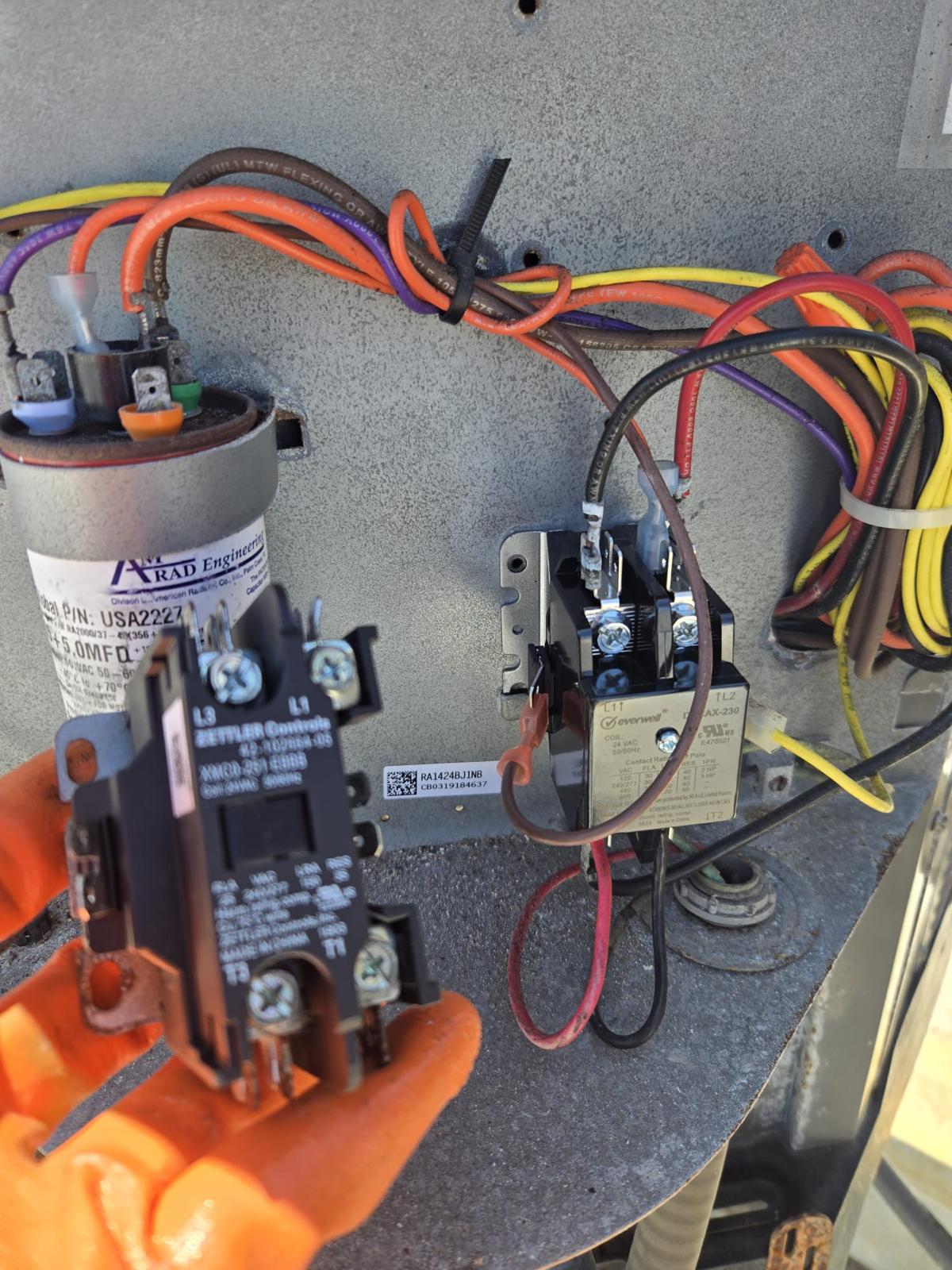 Capacitor y contactor